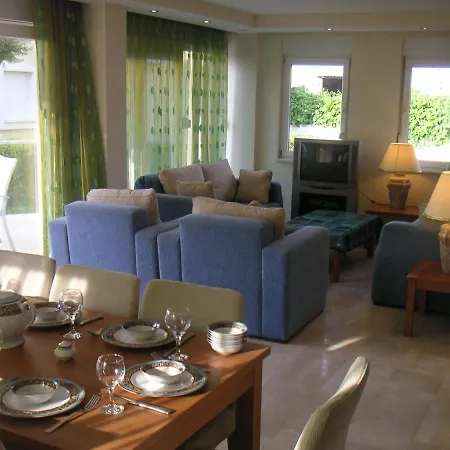 Stunning Large Within Walking Distance Of Everything Ferienhaus