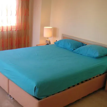 Stunning Large Within Walking Distance Of Everything Side