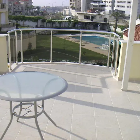 Stunning Large Within Walking Distance Of Everything Side
